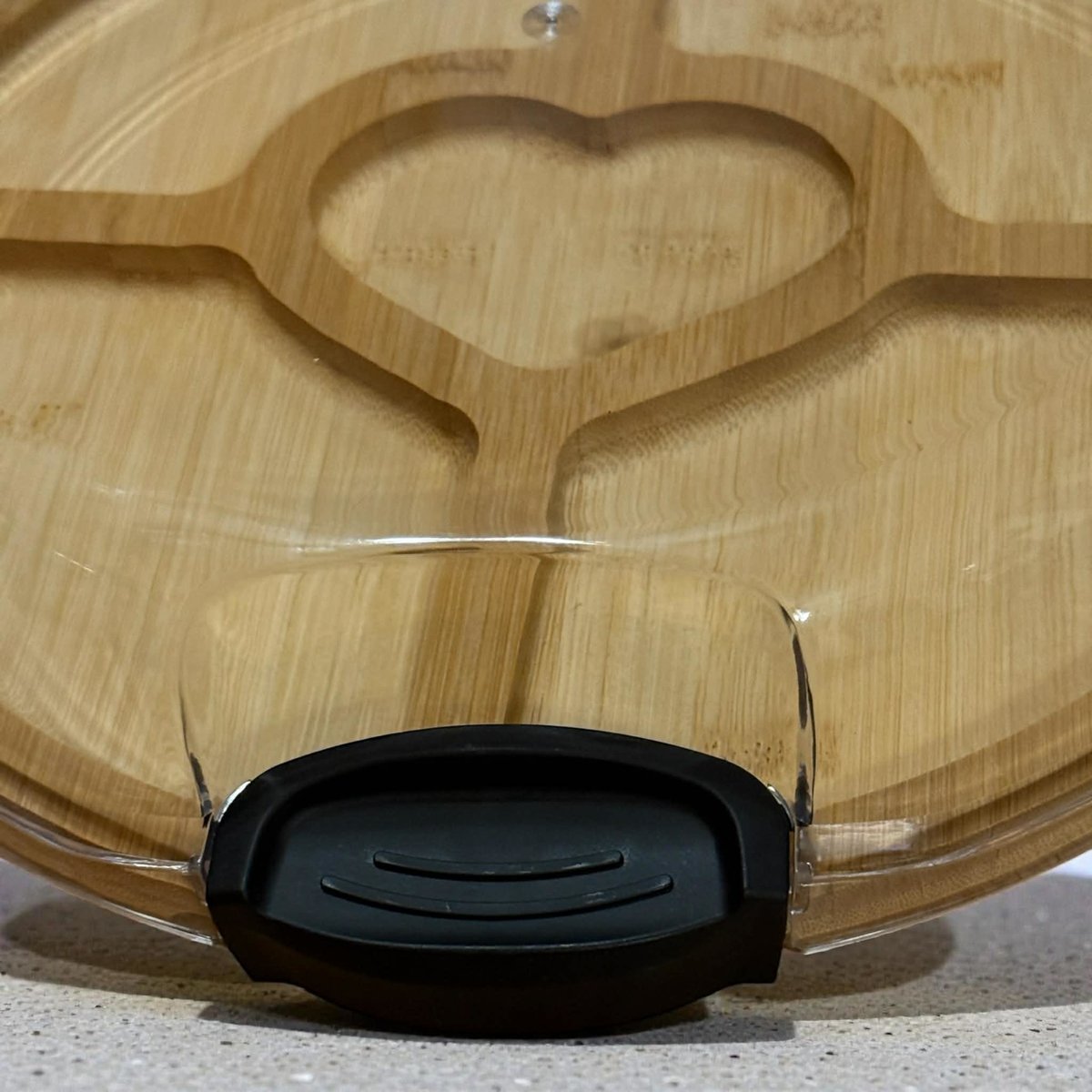 Heart-Shaped Center Charcuterie Board w/Clear Locking Lid — Round Bamboo Serving Tray for Cheese, Snacks & Parties | Gift for Entertainers